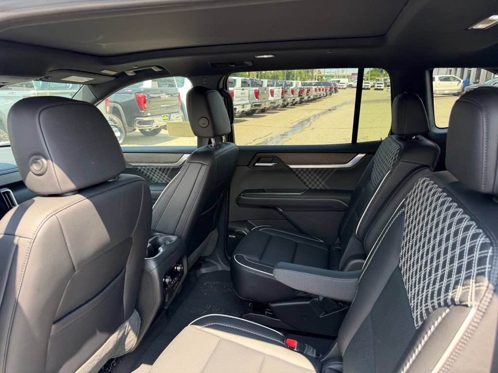 2026 GMC Acadia Denali - Photo 13
