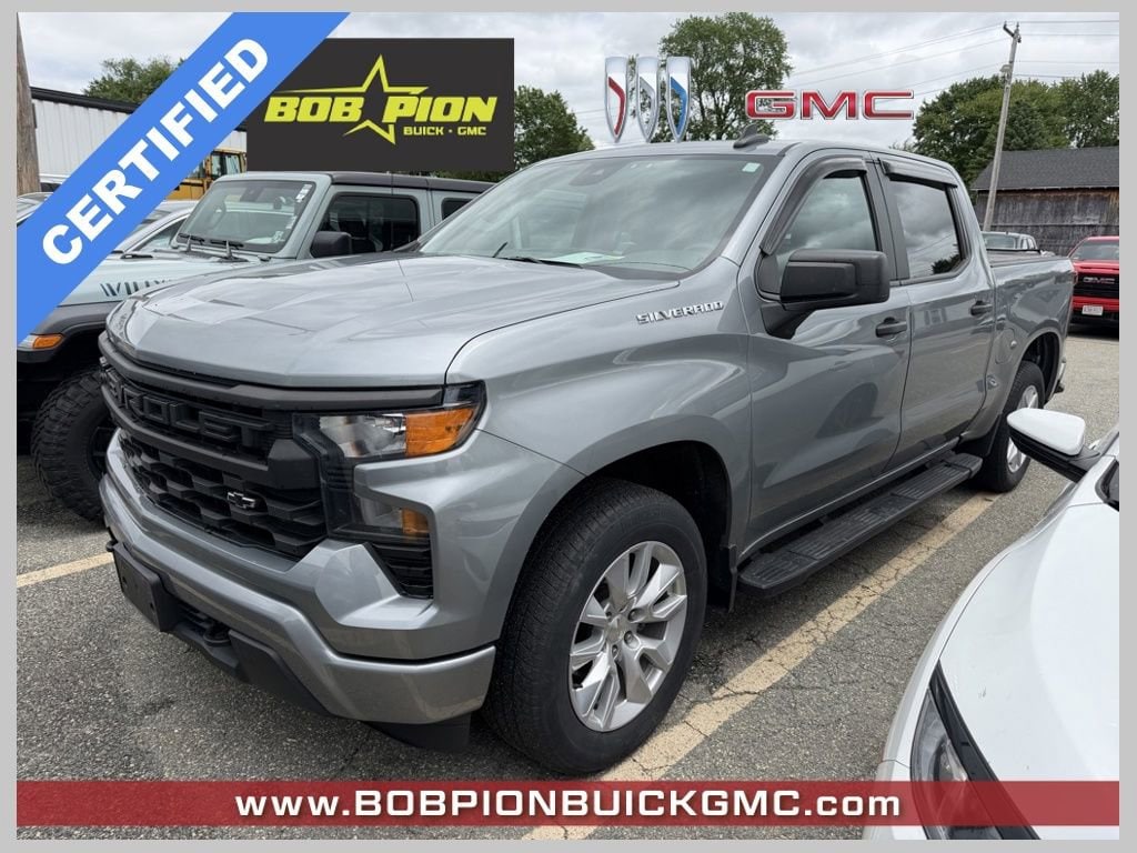 2023 Chevrolet Silverado 1500 Custom 4X4 Crew Cab Short Box's photo