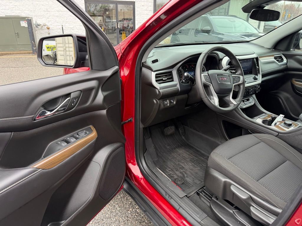 2023 GMC Acadia SLE - Photo 17
