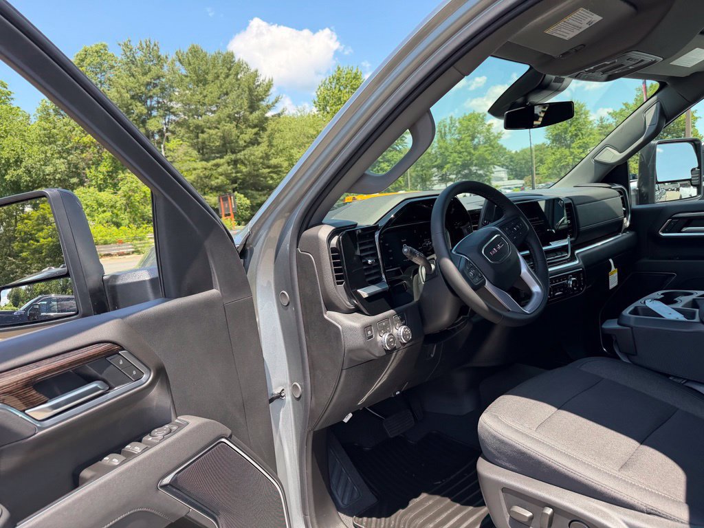 2026 GMC Sierra 3500HD SLE - Photo 15