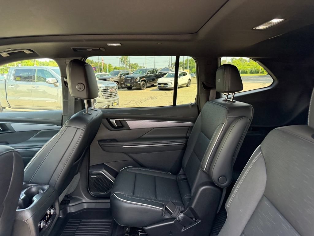 2026 Buick Enclave Sport Touring - Photo 11