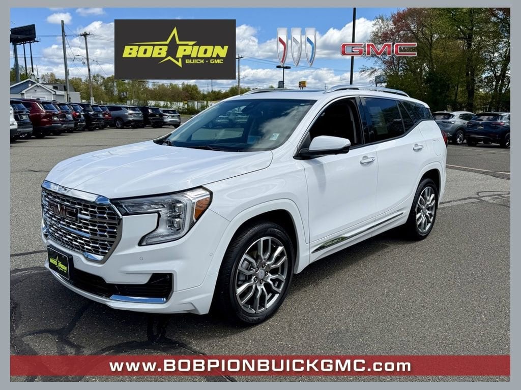 2024 GMC Terrain Denali AWD's photo