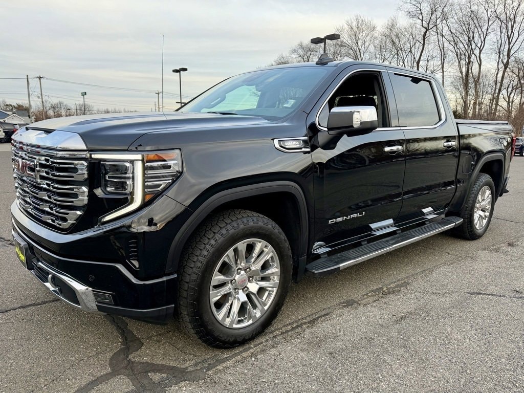 2023 GMC Sierra Denali's photo