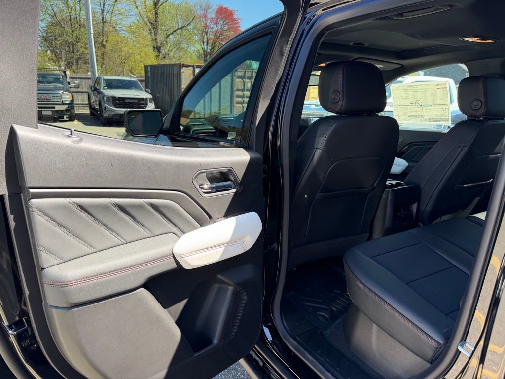2026 GMC Canyon AT4X - Photo 14