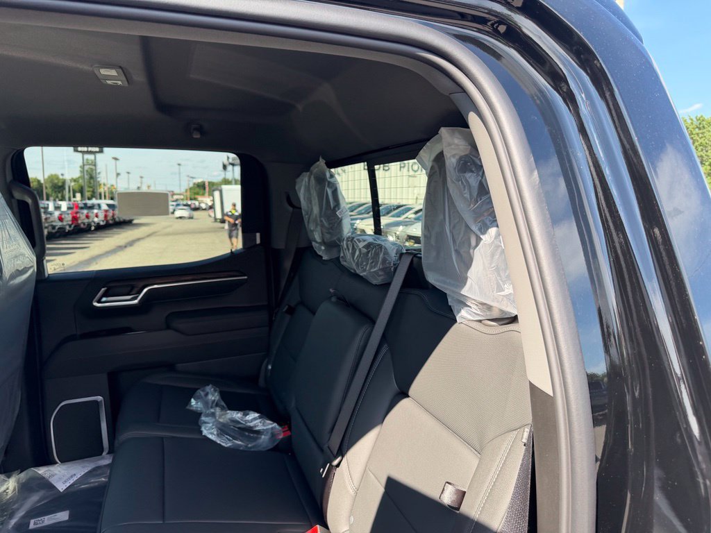2026 GMC Sierra 1500 SLT - Photo 11
