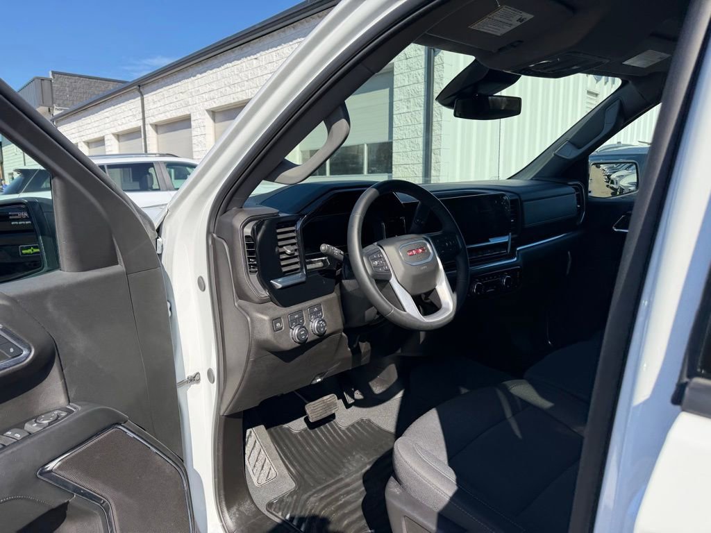 2024 GMC Sierra 1500 Elevation - Photo 13