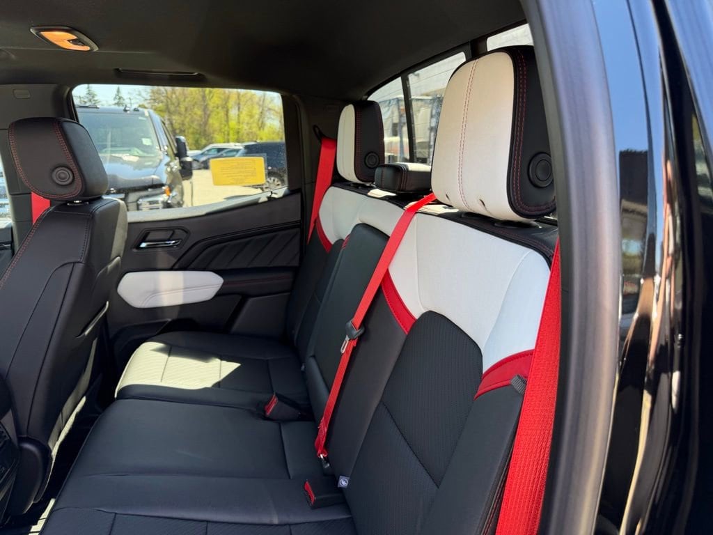 2026 GMC Canyon AT4X - Photo 11