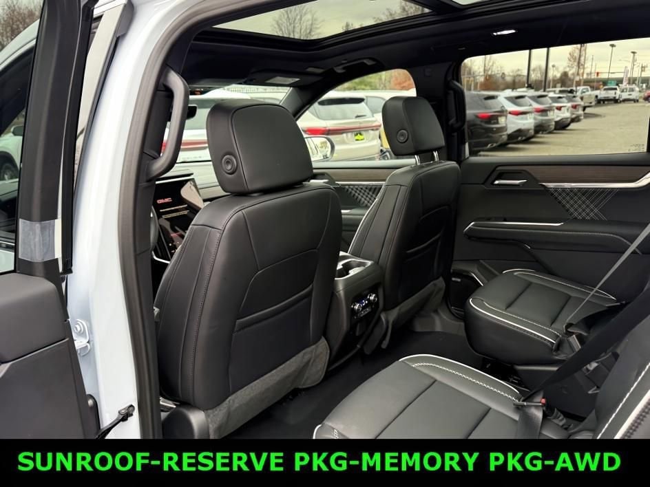 2026 GMC Acadia Denali - Photo 13