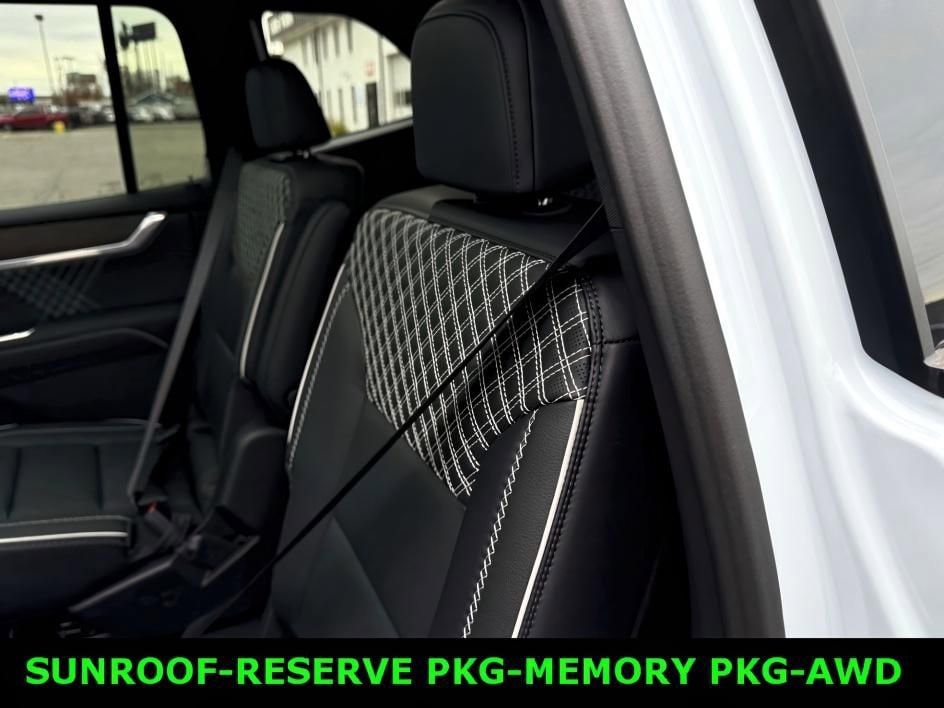 2026 GMC Acadia Denali - Photo 8
