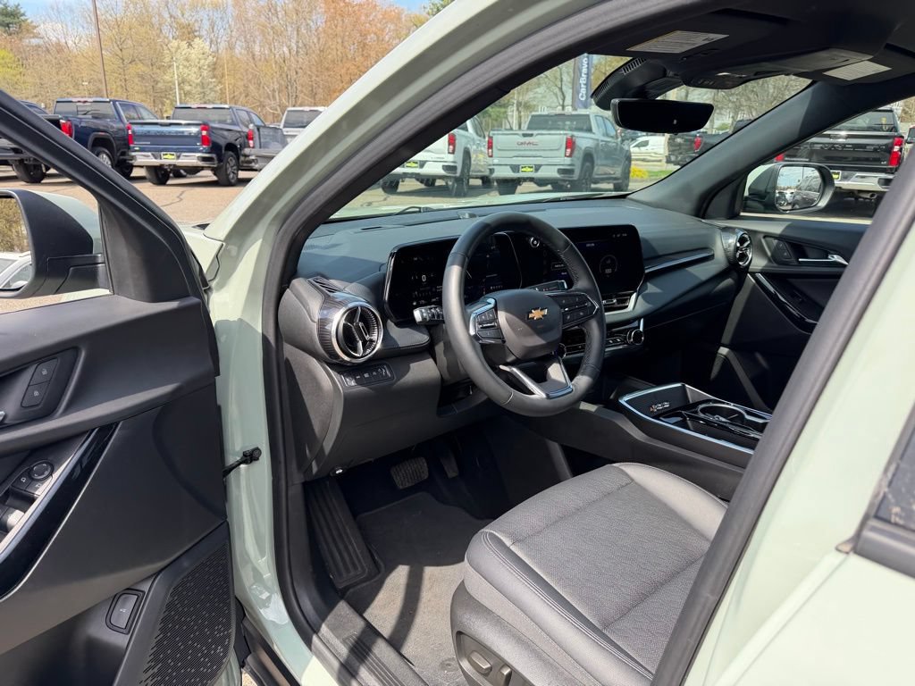 2025 Chevrolet Equinox LT - Photo 16