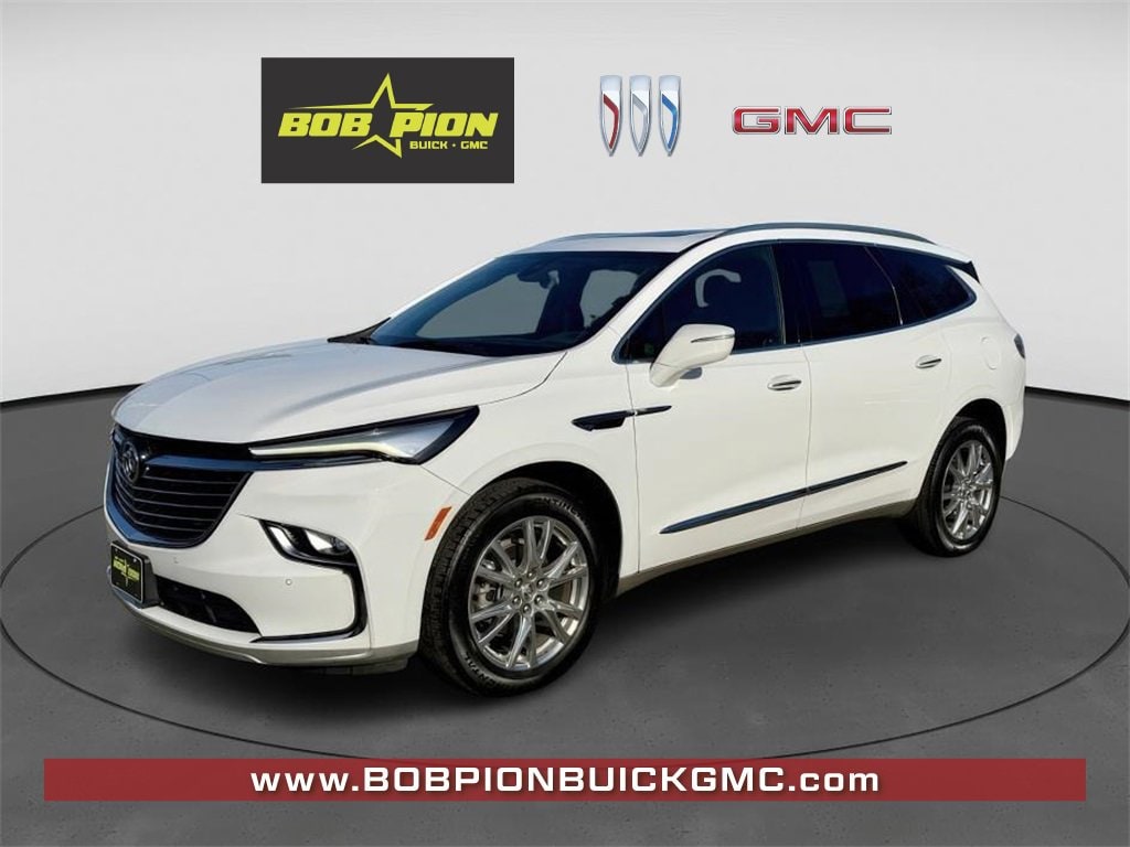 2023 Buick Enclave Essence's photo