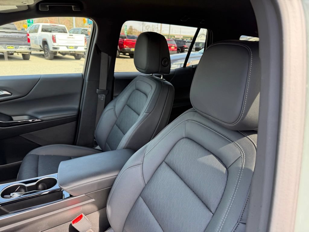 2025 Chevrolet Equinox LT - Photo 12
