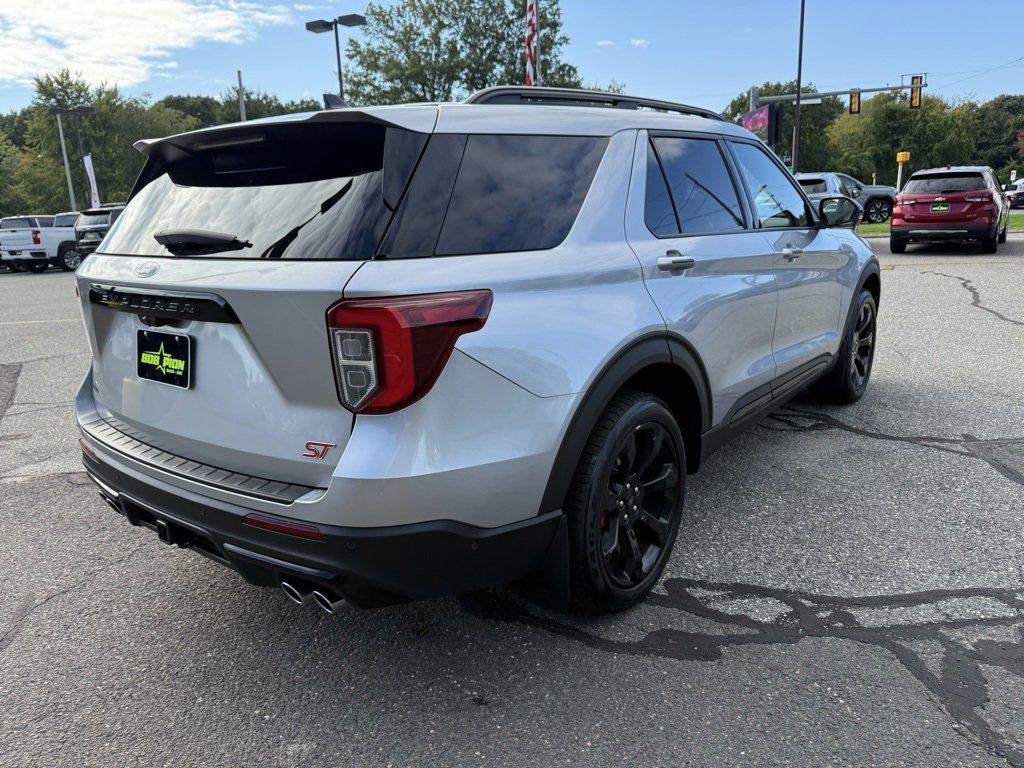 2021 Ford Explorer ST photo 2