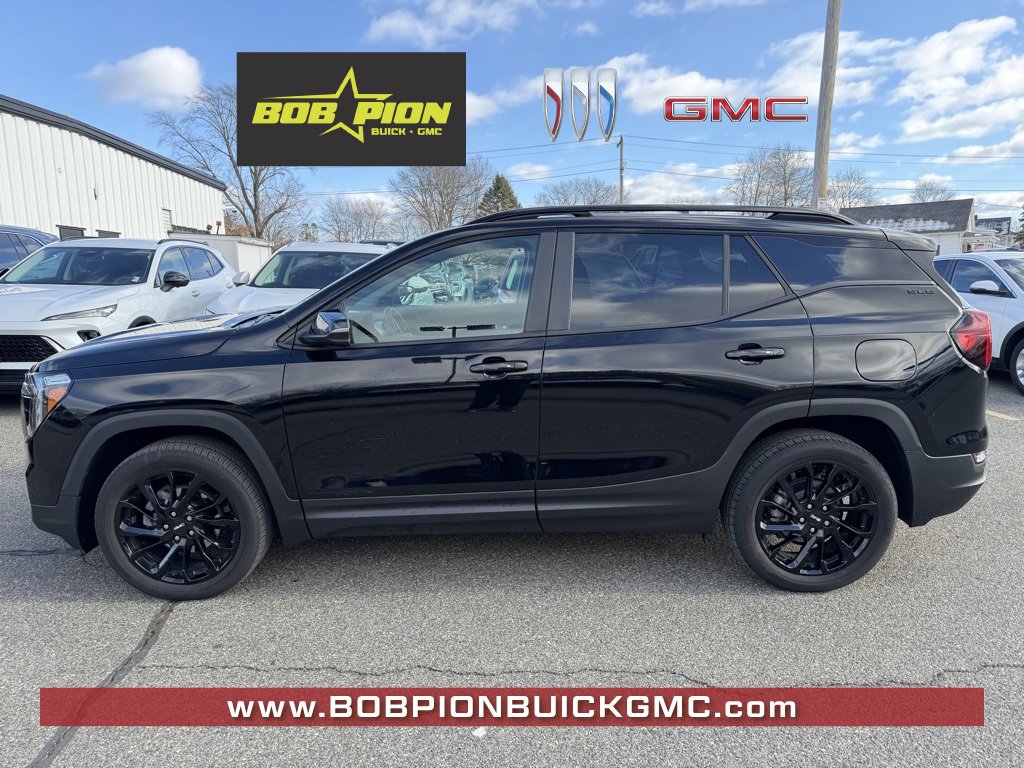 2024 GMC Terrain SLE's photo
