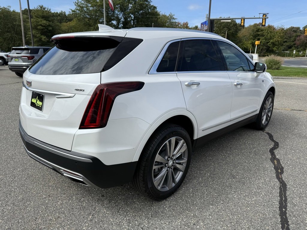 2025 Cadillac XT5 Premium Luxury photo 2