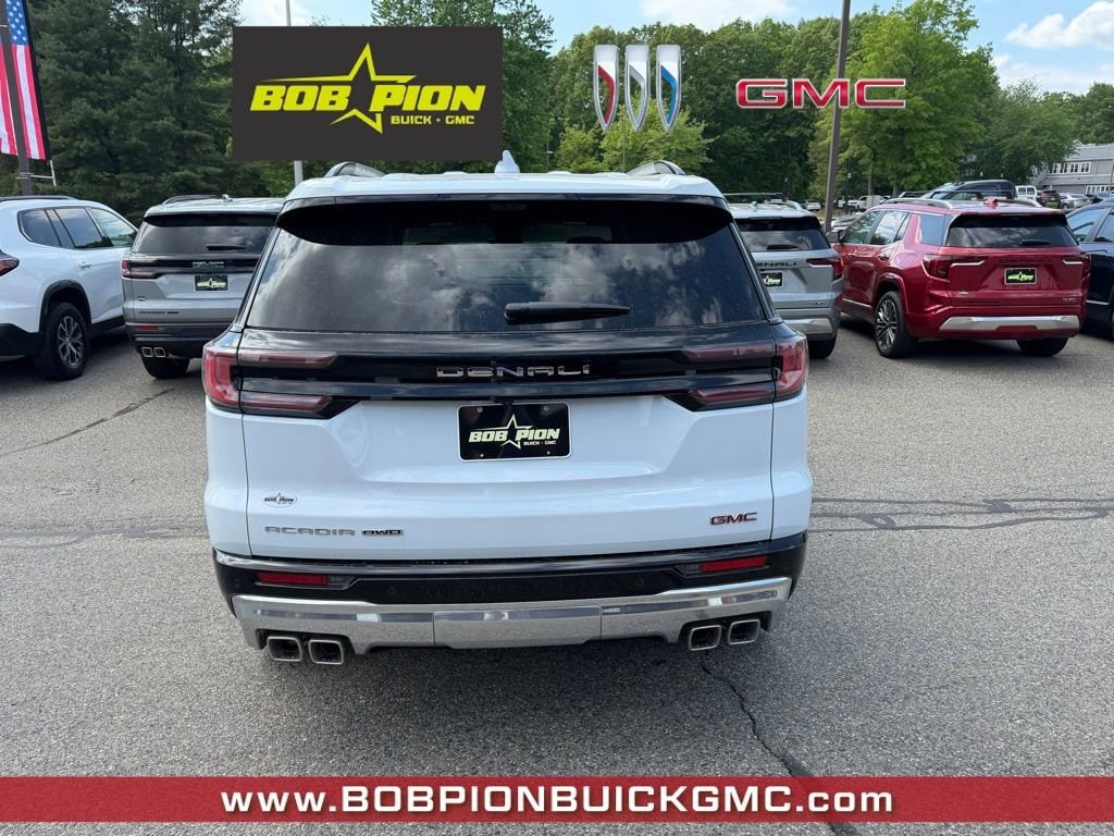2026 GMC Acadia Denali - Photo 4