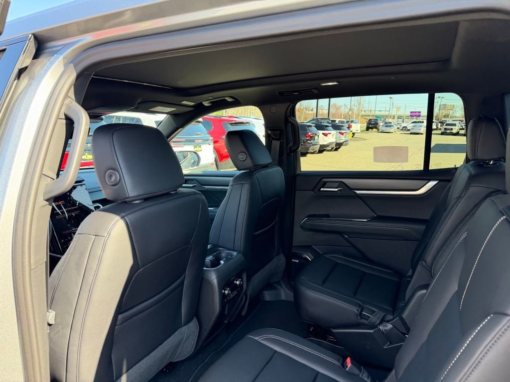 2026 GMC Acadia Elevation - Photo 11