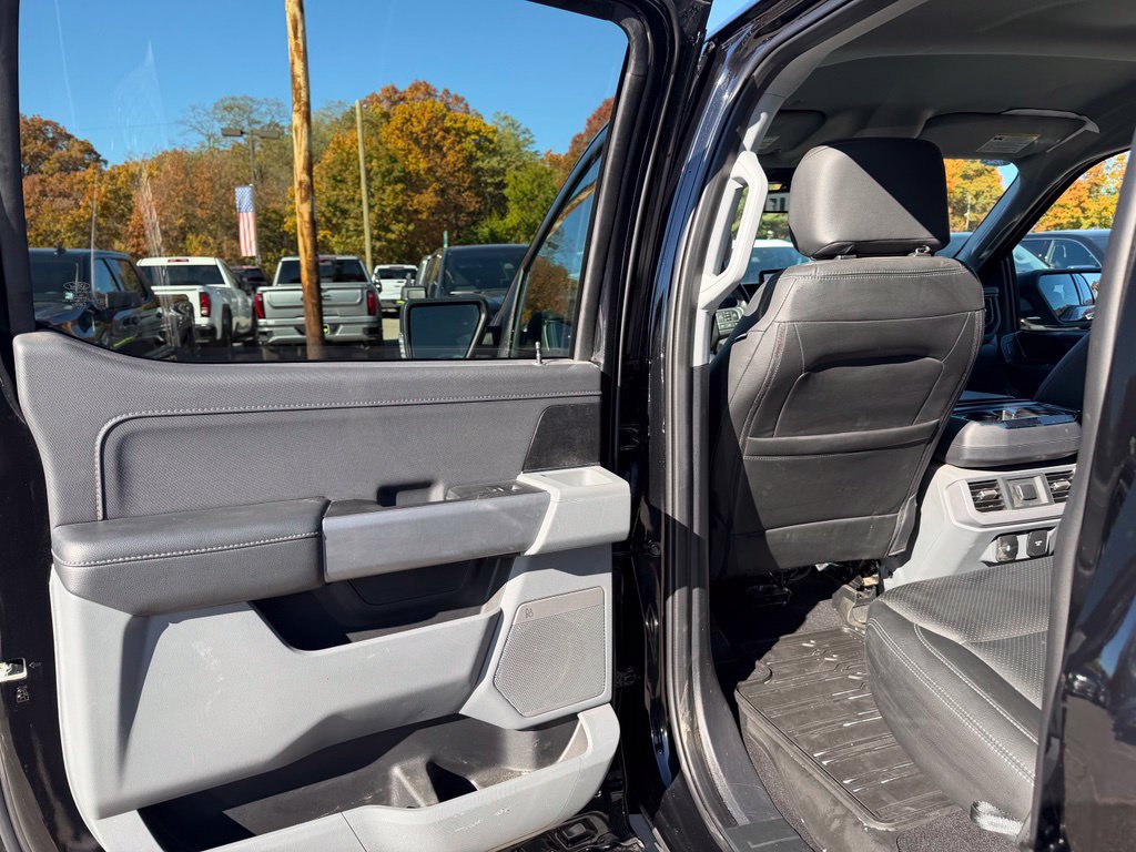 2024 Ford F-150 Lightning Flash - Photo 16