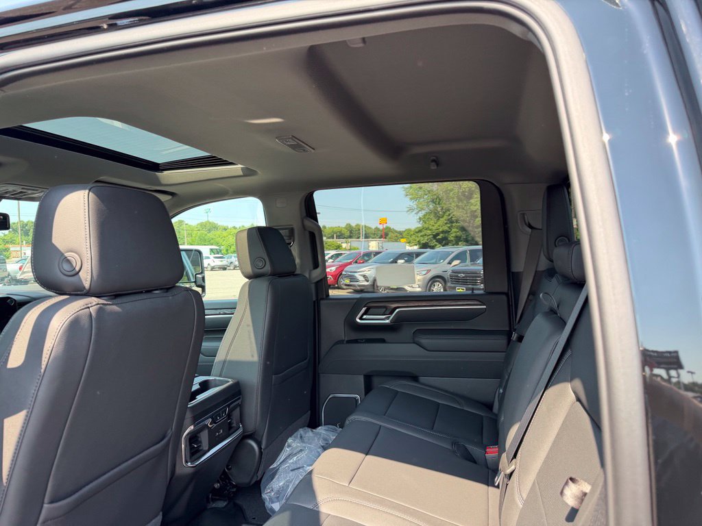 2025 GMC Sierra 2500HD SLT - Photo 15
