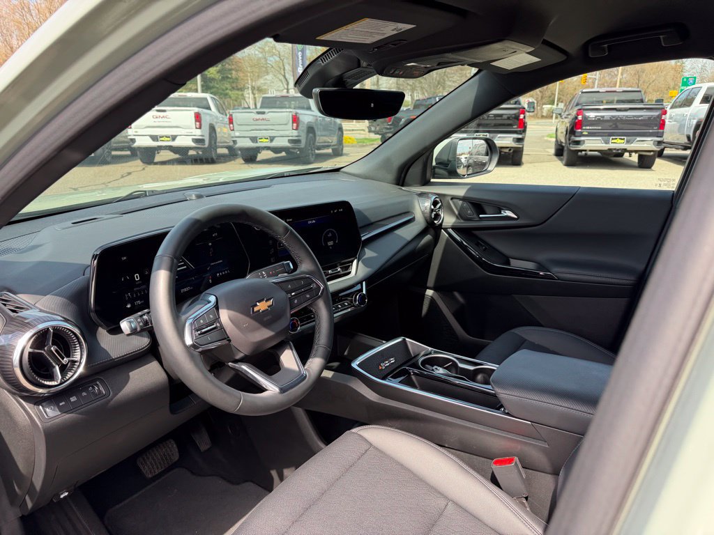 2025 Chevrolet Equinox LT - Photo 17