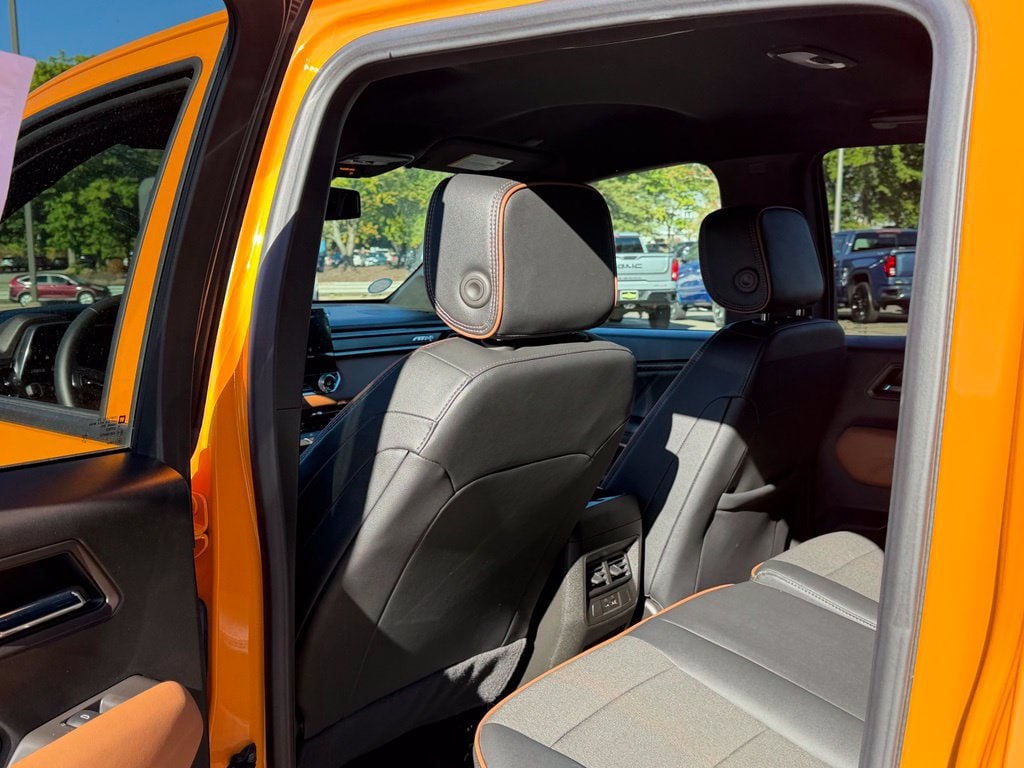 2025 GMC Canyon AT4 - Photo 12