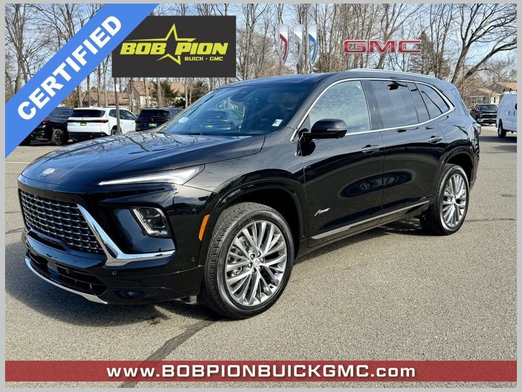 2025 Buick Enclave Avenir AWD's photo