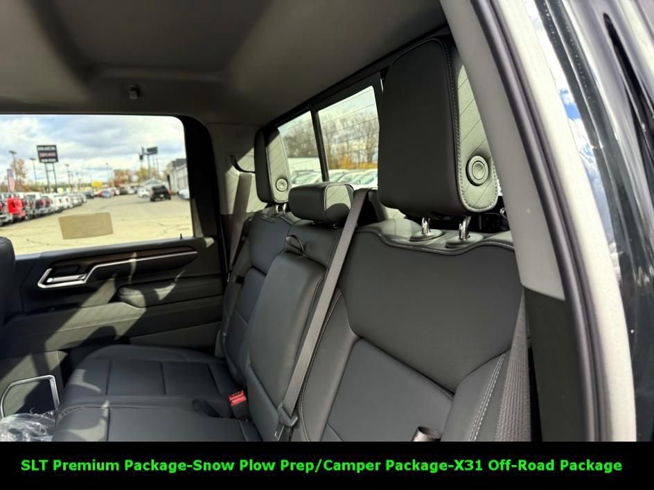 2025 GMC Sierra 2500HD SLT - Photo 9