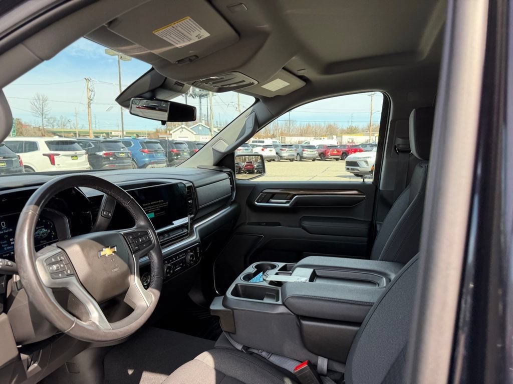 2022 Chevrolet Silverado 1500 LT - Photo 16