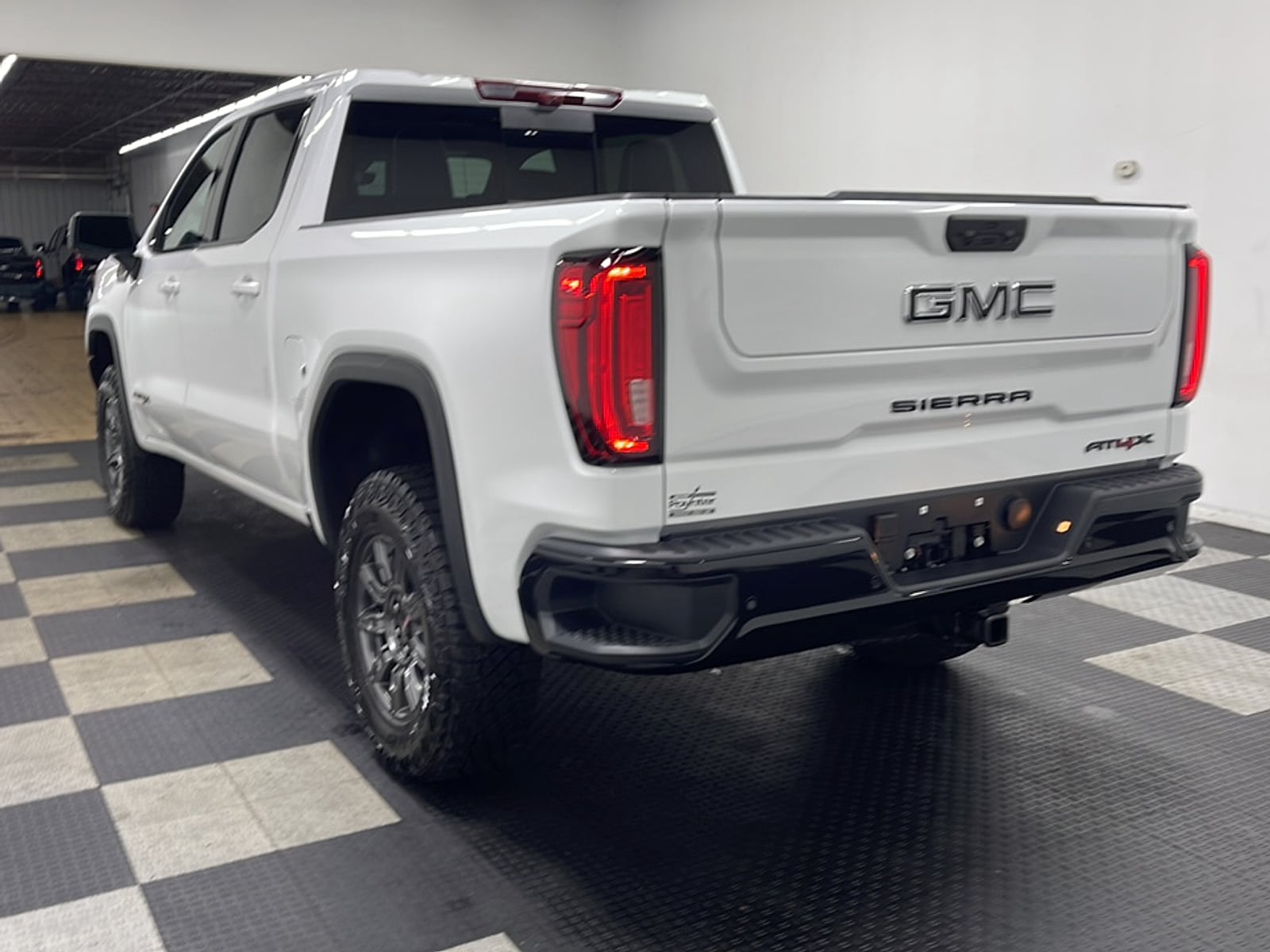 2026 GMC Sierra 1500 AT4X - Photo 17