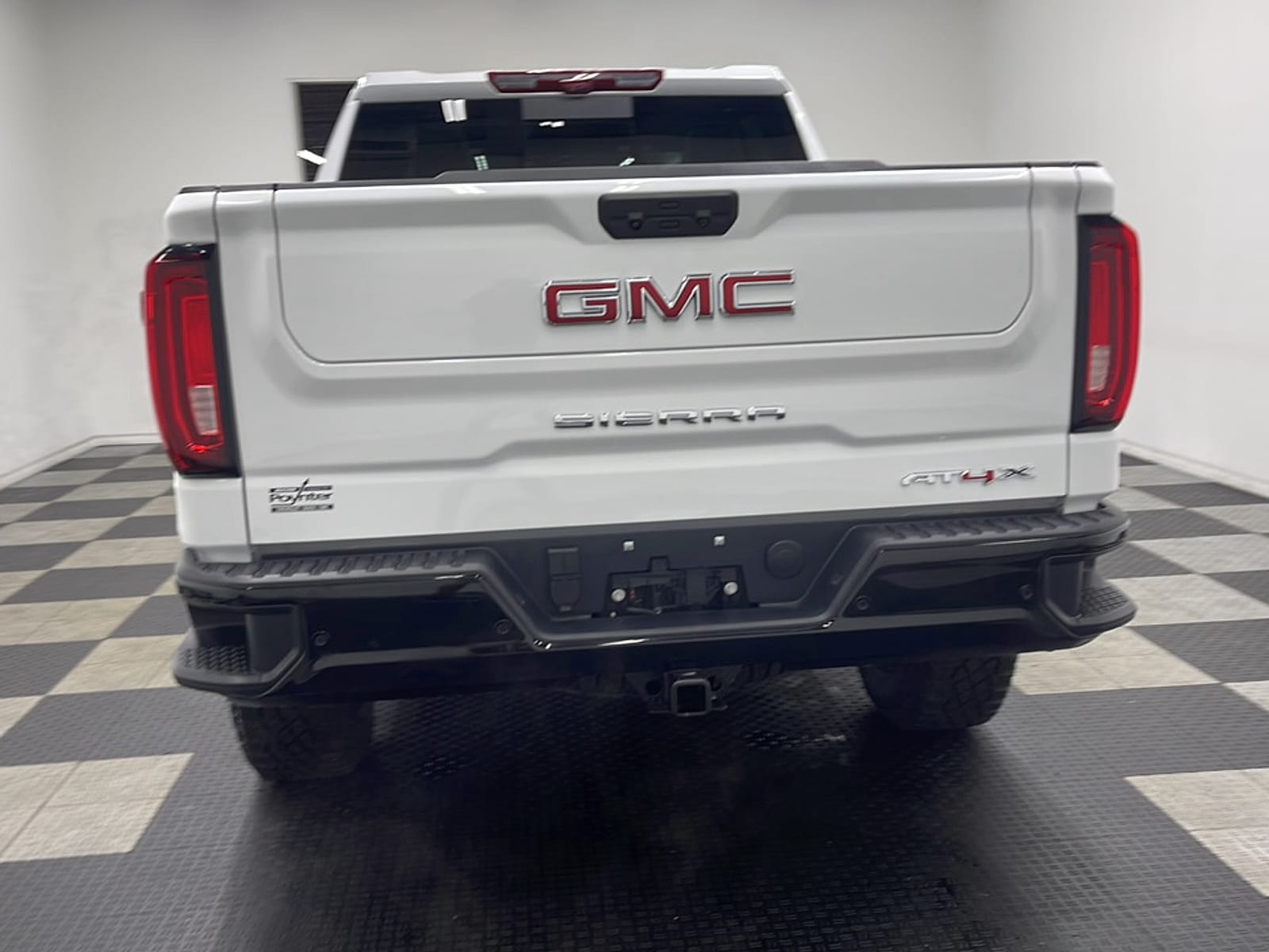 2026 GMC Sierra 1500 AT4X - Photo 18