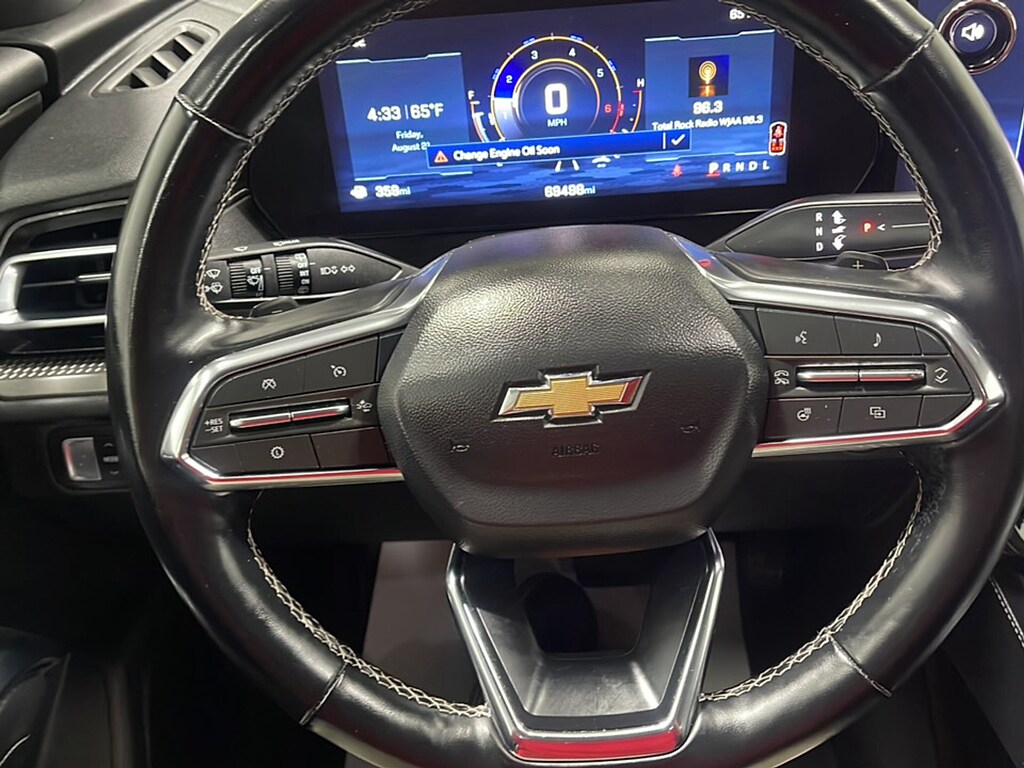Used 2025 Chevrolet Traverse LT SUV