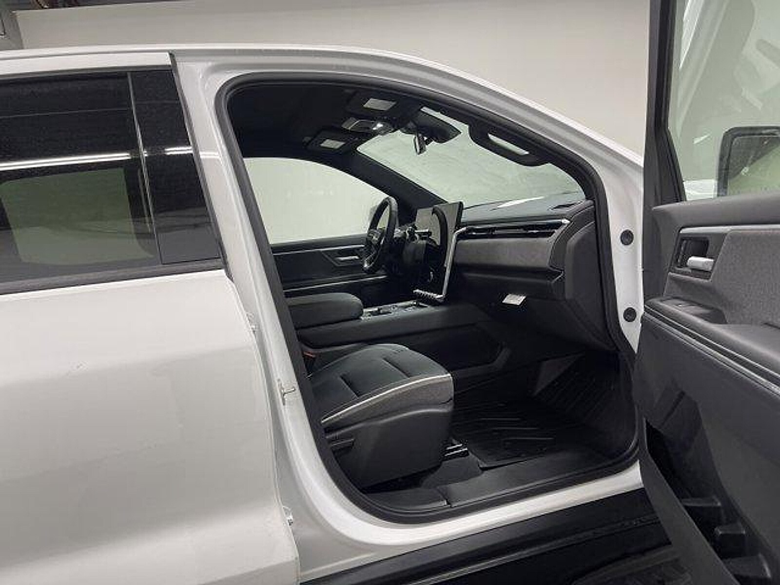 2026 GMC Sierra EV Elevation - Photo 18