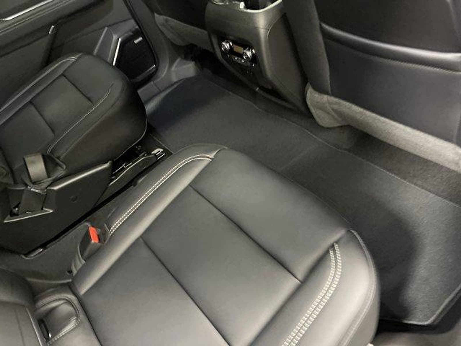2026 GMC Acadia Elevation - Photo 16