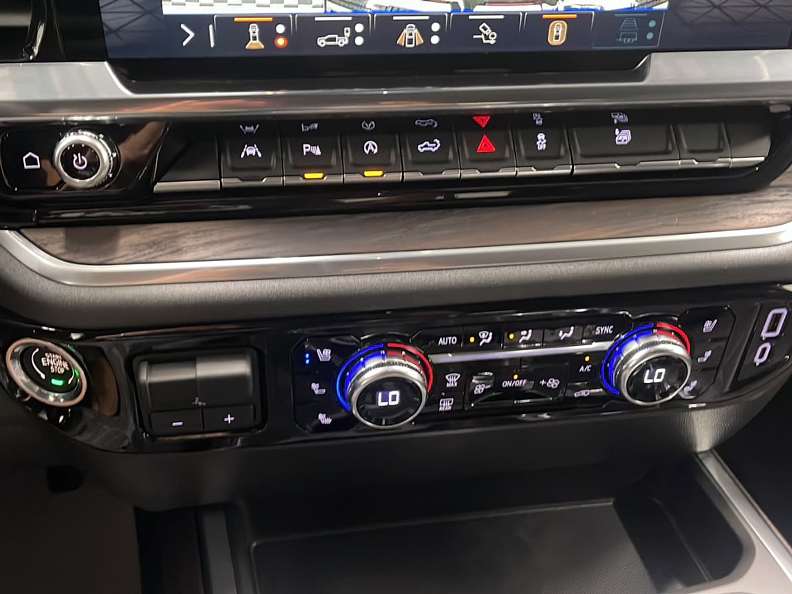 2026 GMC Sierra 1500 SLT - Photo 11