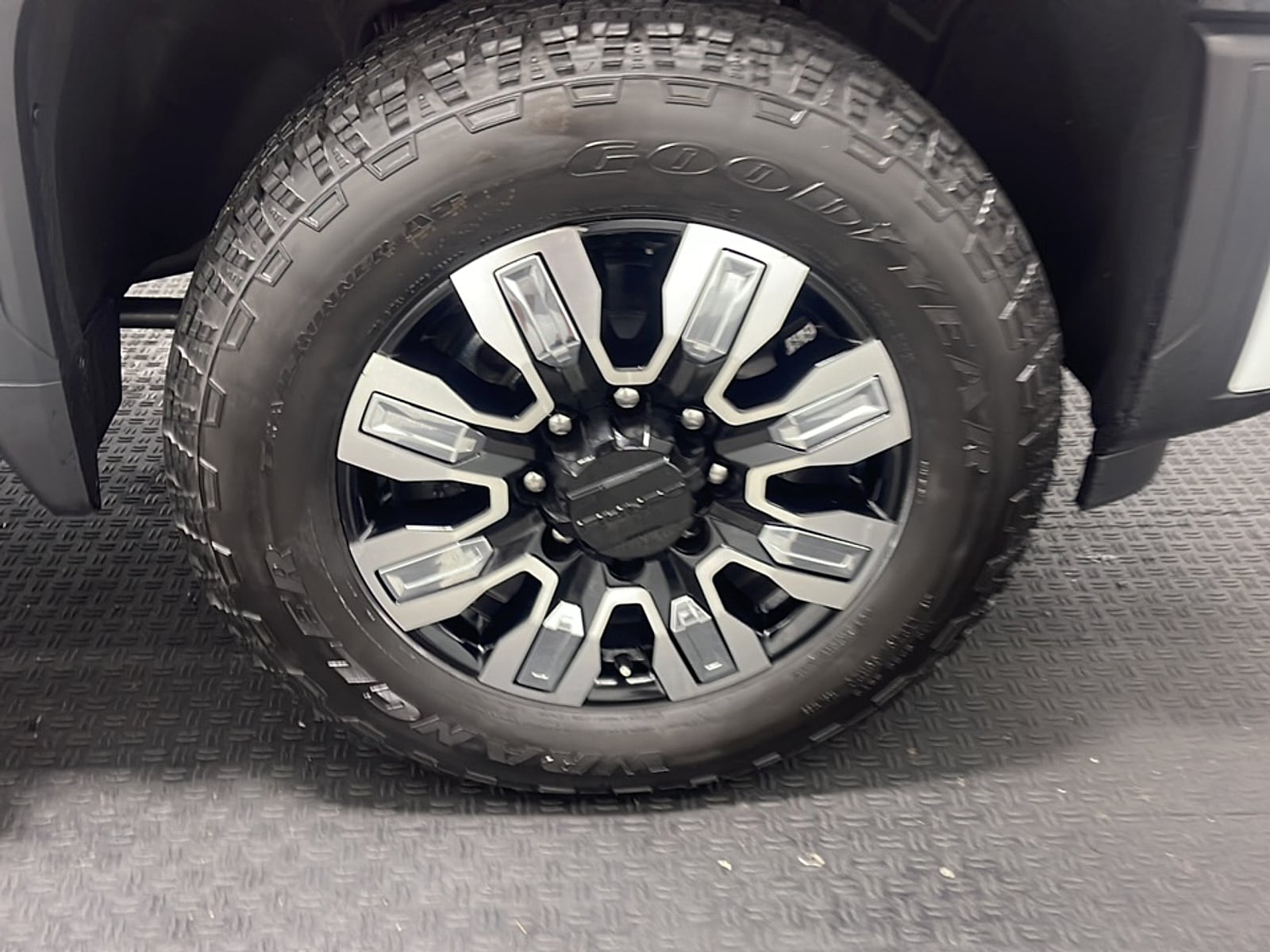 2026 GMC Sierra 2500HD Denali - Photo 23