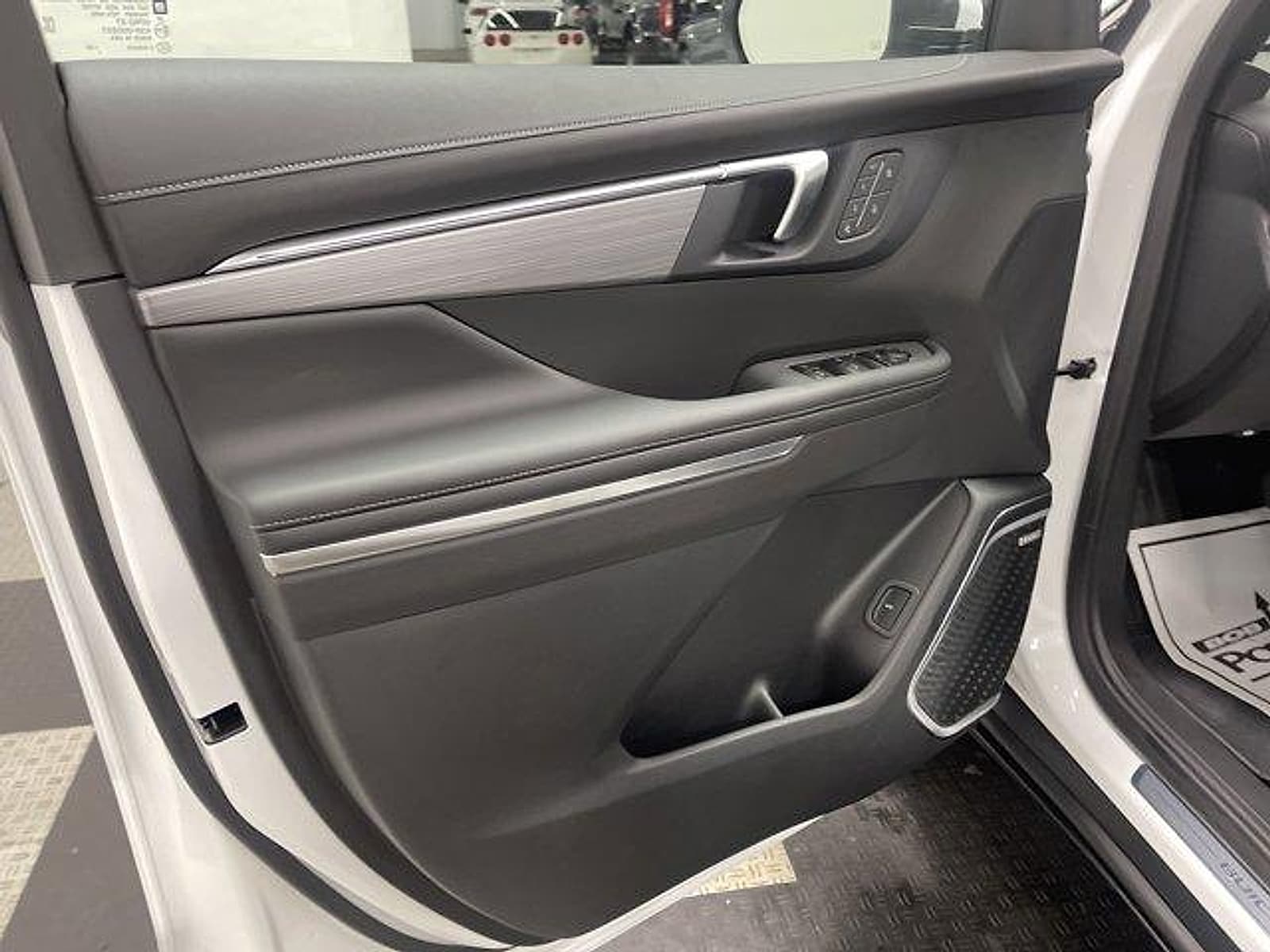 2026 Buick Enclave Preferred - Photo 8