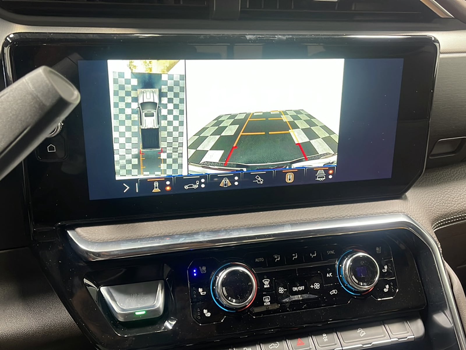 2026 GMC Sierra 2500HD Denali - Photo 10