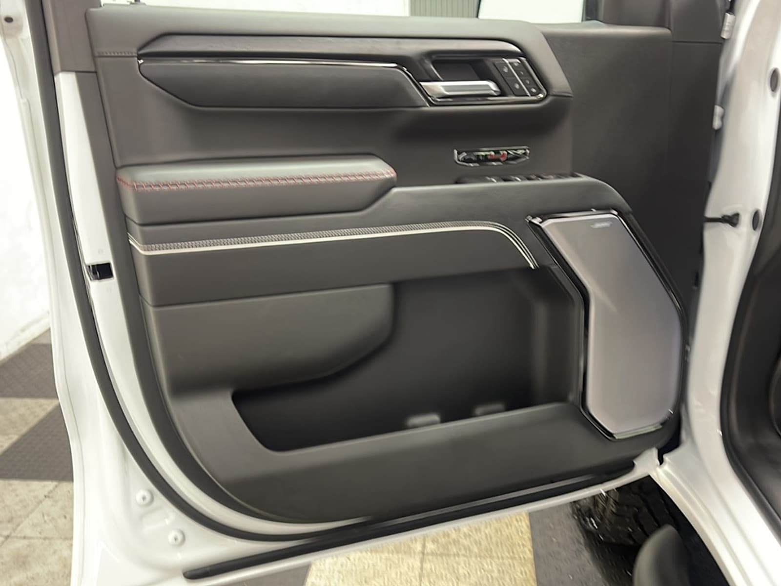 2026 GMC Sierra 1500 AT4X - Photo 14