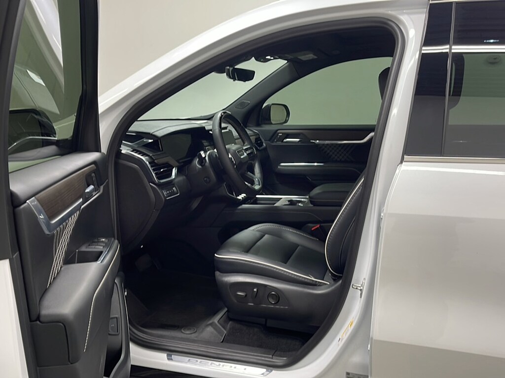 Used 2024 GMC Acadia Denali SUV