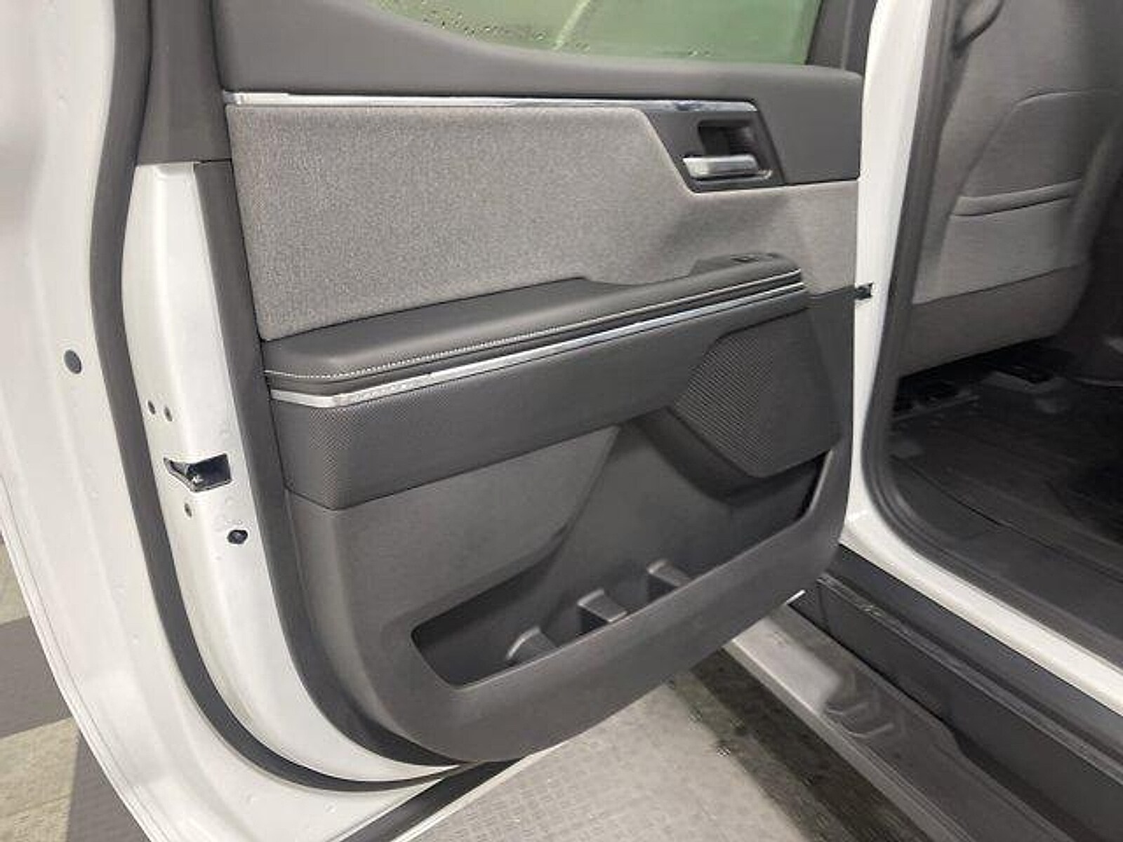 2026 GMC Sierra EV Elevation - Photo 11