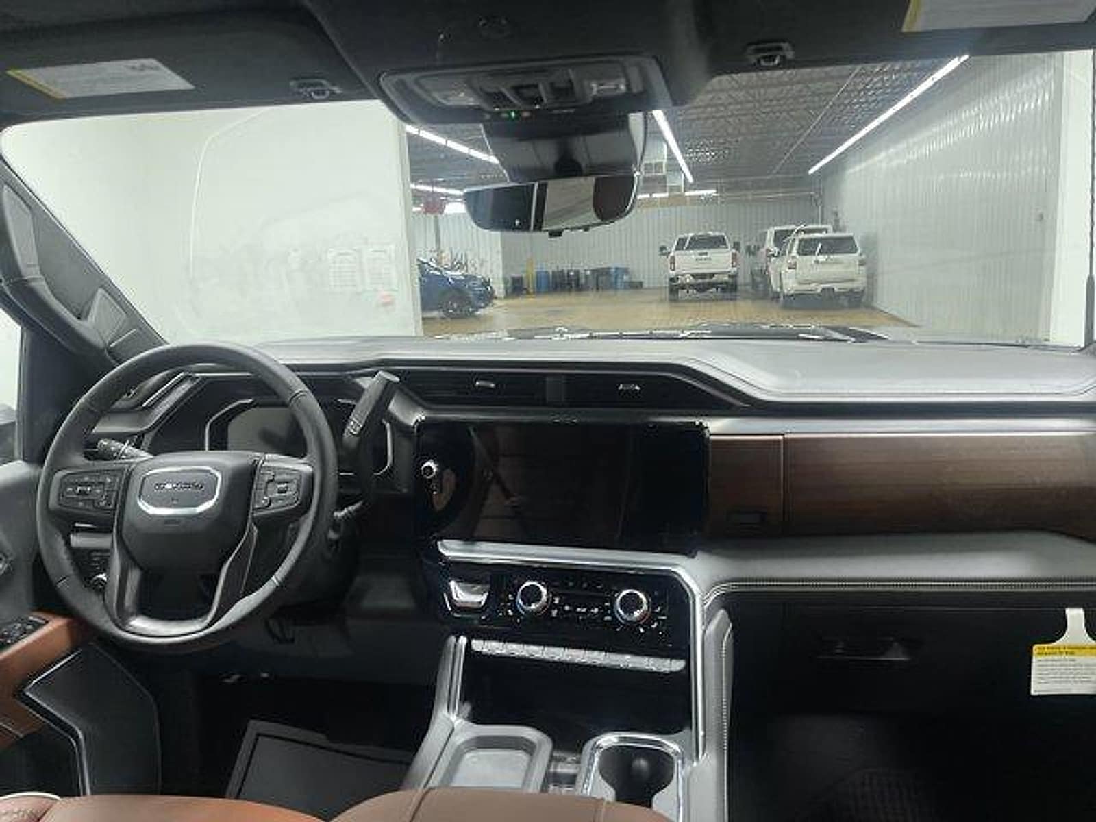 2026 GMC Sierra 3500HD Denali Ultimate - Photo 15