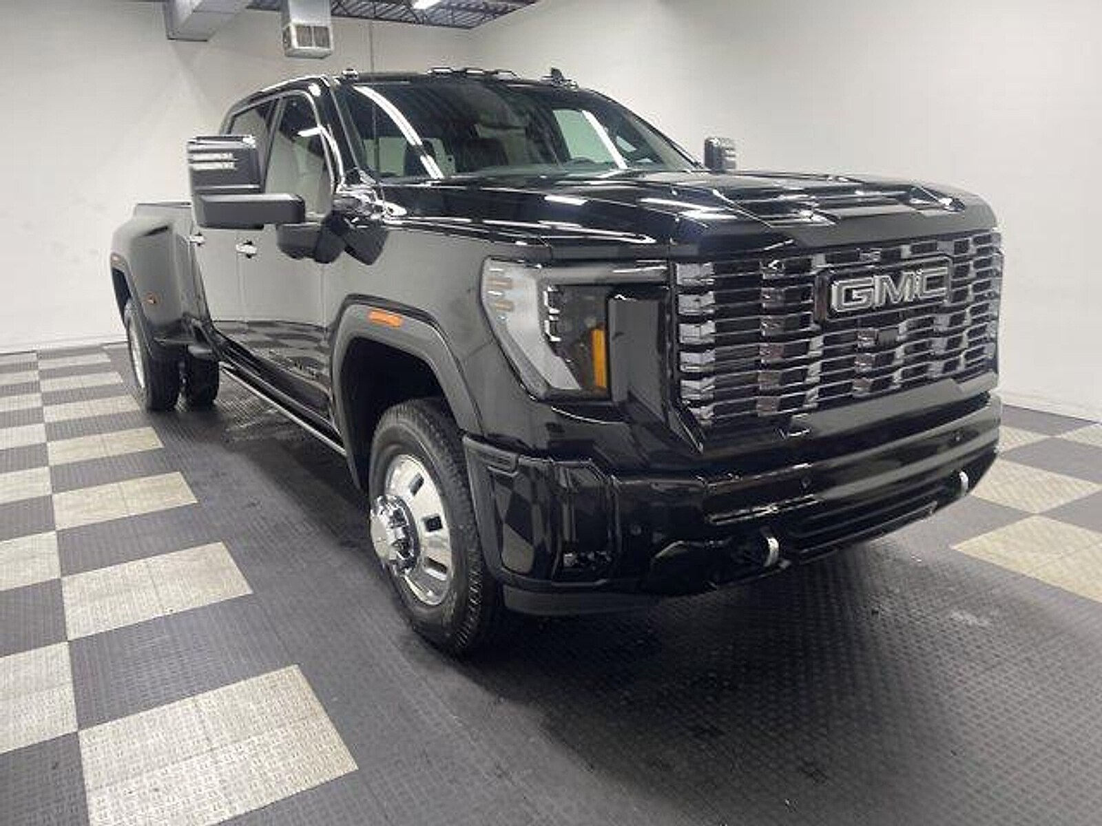2026 GMC Sierra 3500HD Denali Ultimate - Photo 5