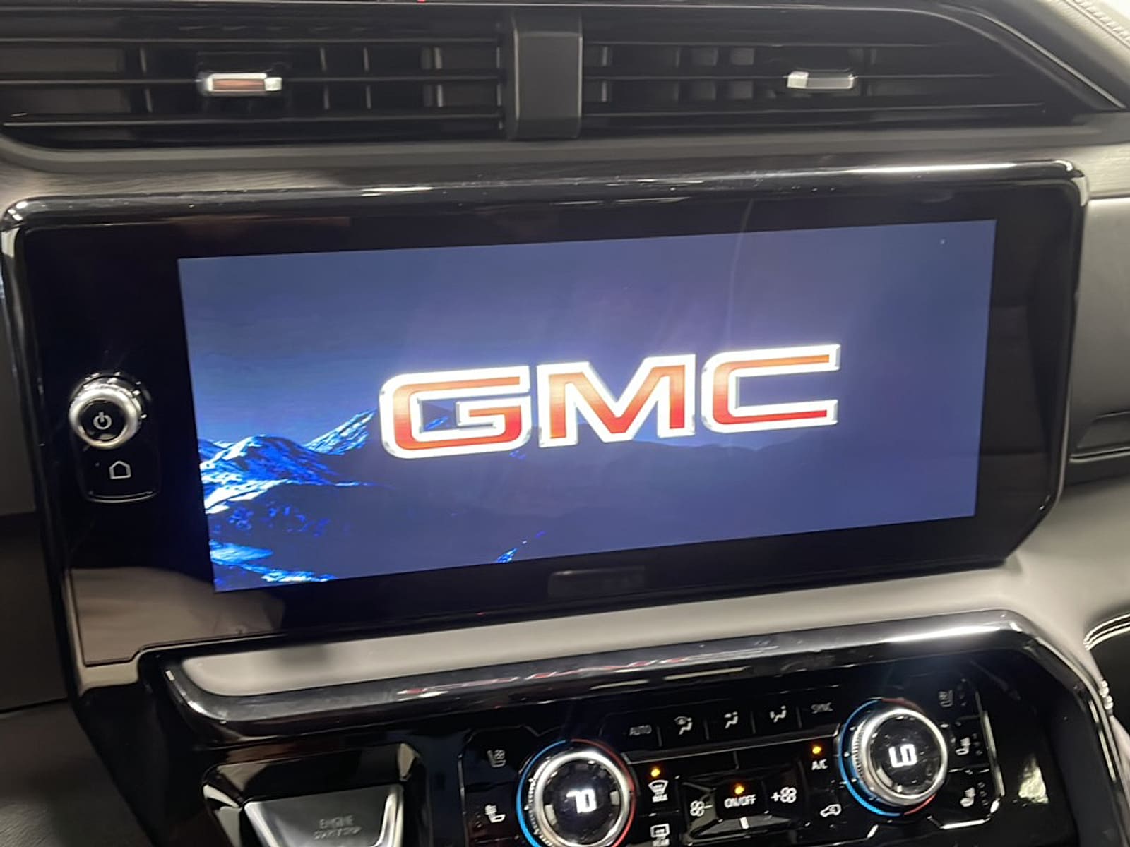 2026 GMC Sierra 1500 AT4X - Photo 8