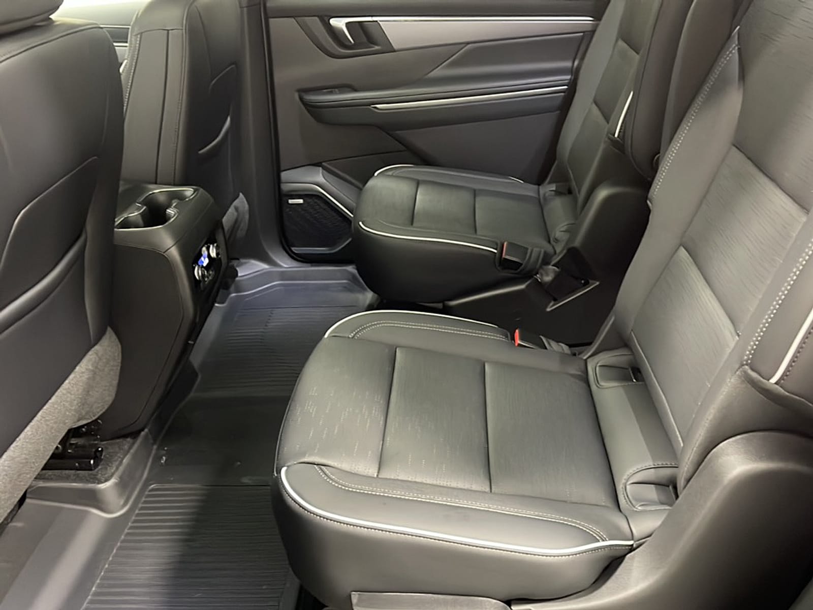 2026 Buick Enclave Sport Touring - Photo 16