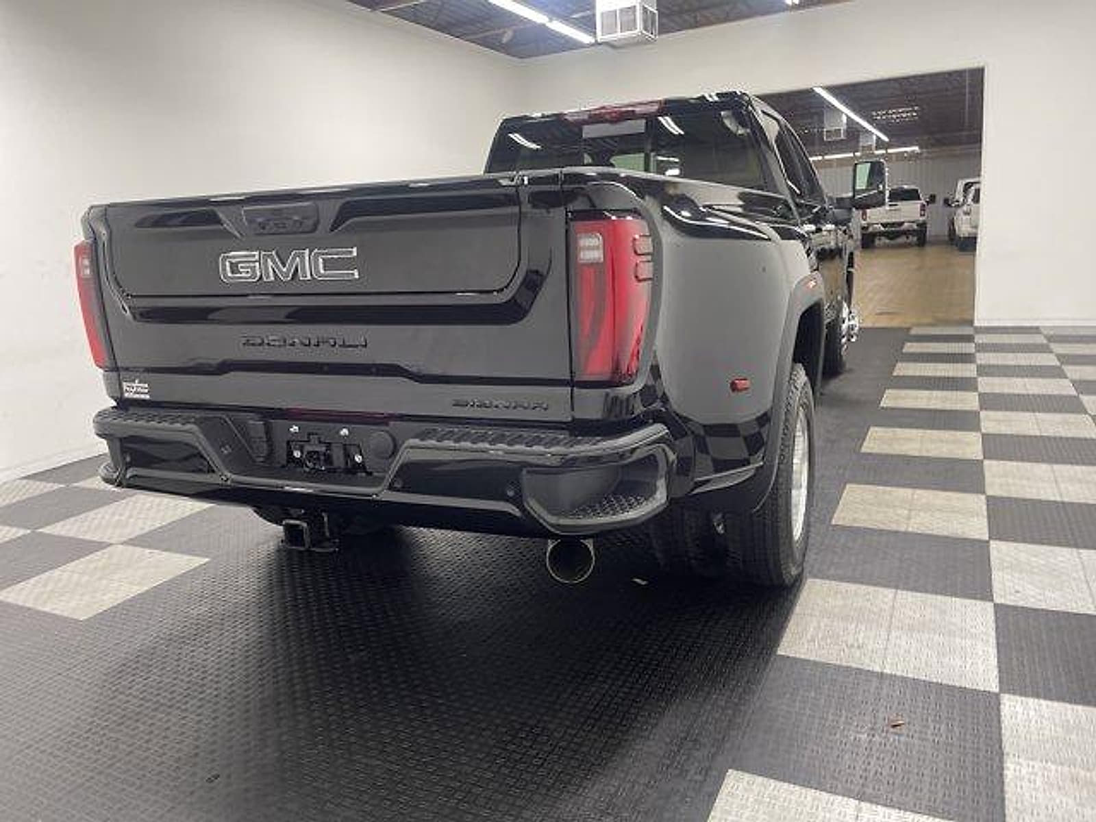 2026 GMC Sierra 3500HD Denali Ultimate - Photo 4