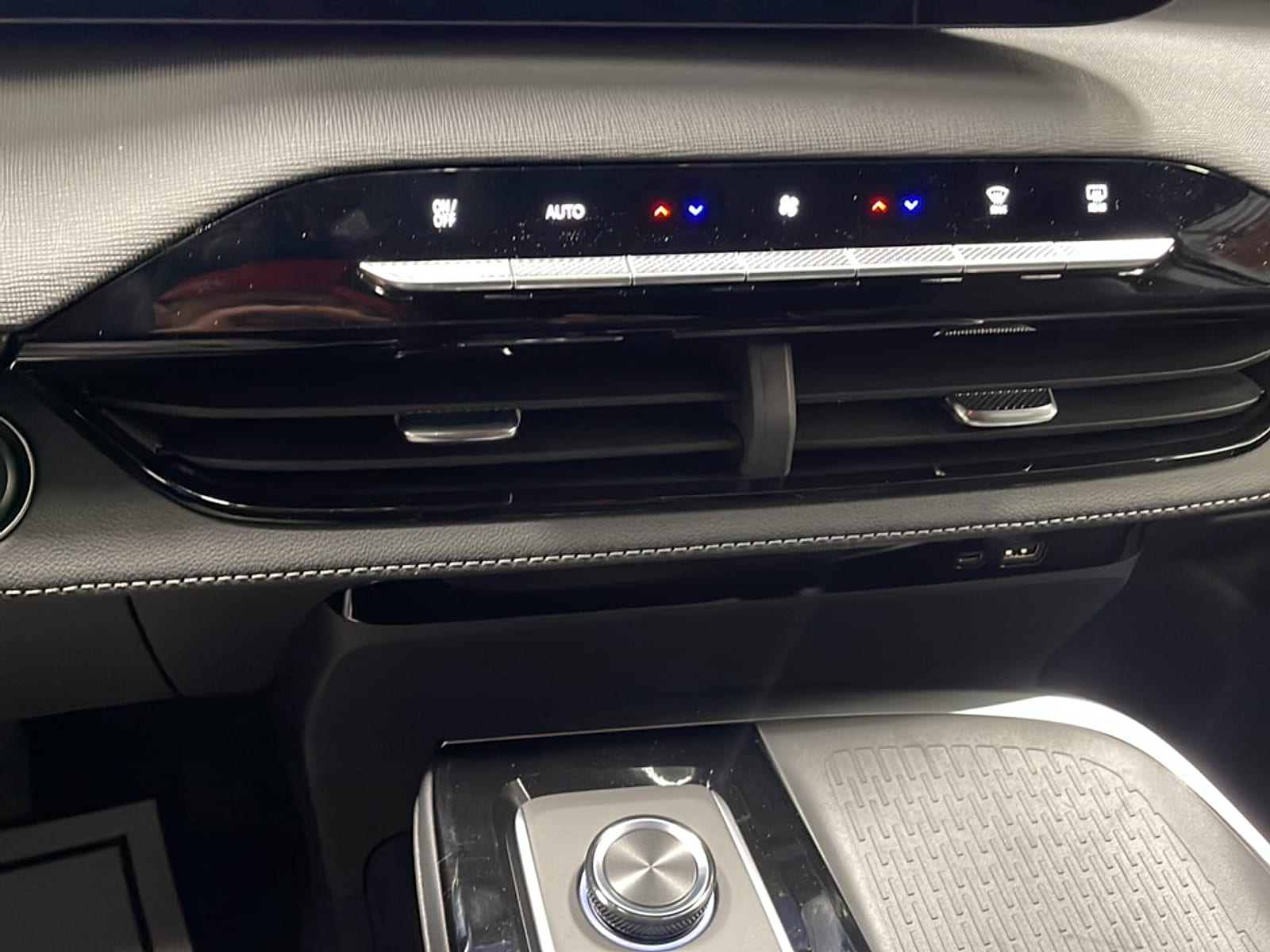 2026 Buick Enclave Preferred - Photo 11