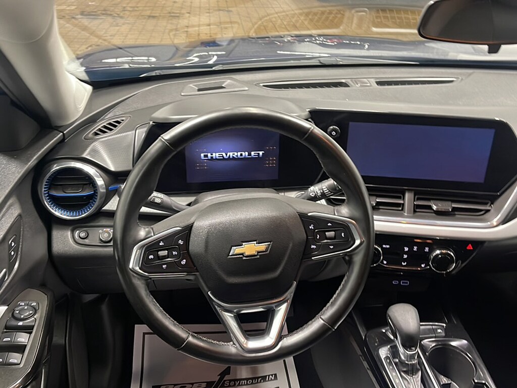 Used 2024 Chevrolet Trax LT SUV