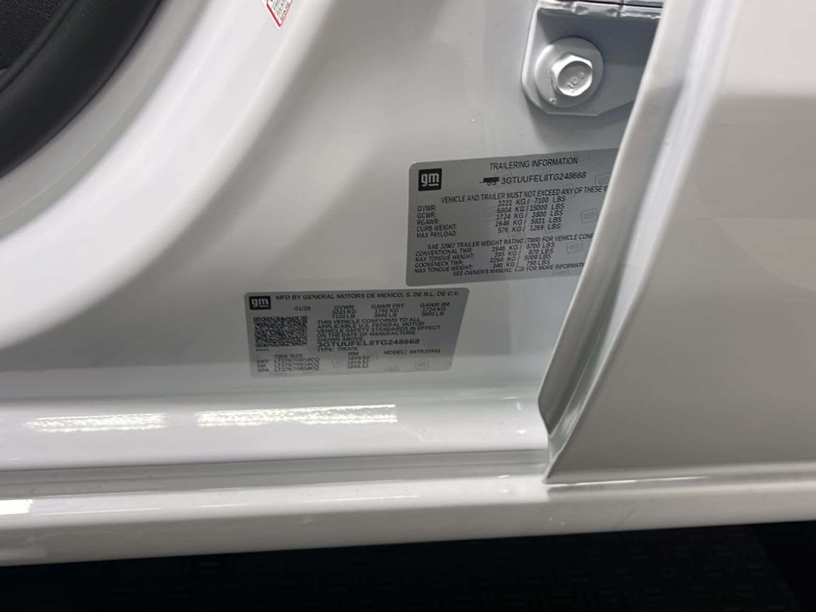 2026 GMC Sierra 1500 AT4X - Photo 28