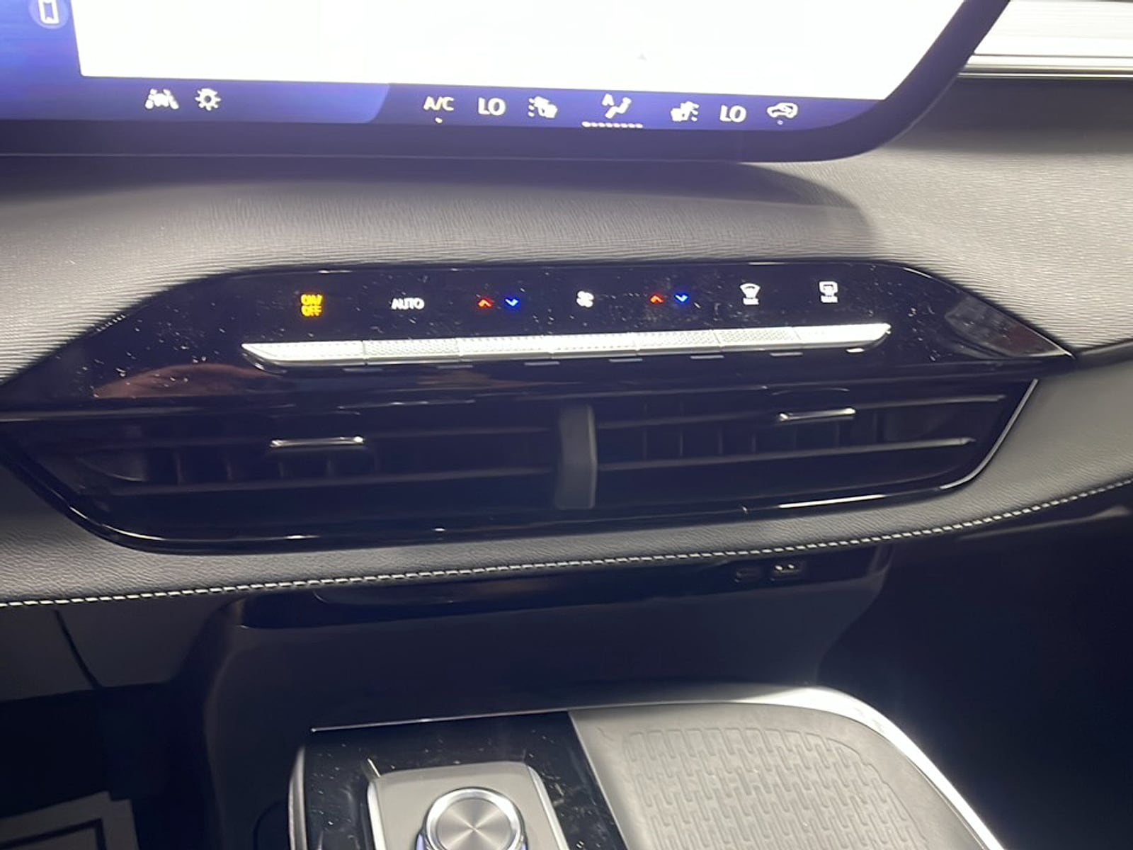 2026 Buick Enclave Preferred - Photo 11