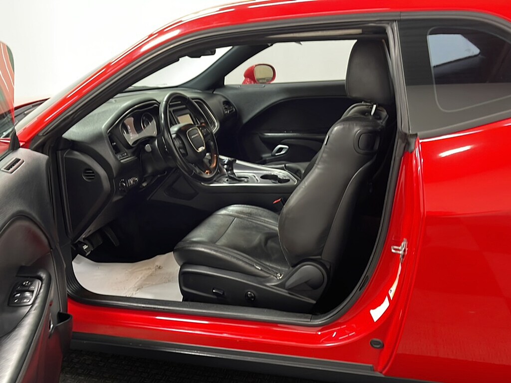 Used 2015 Dodge Challenger SXT